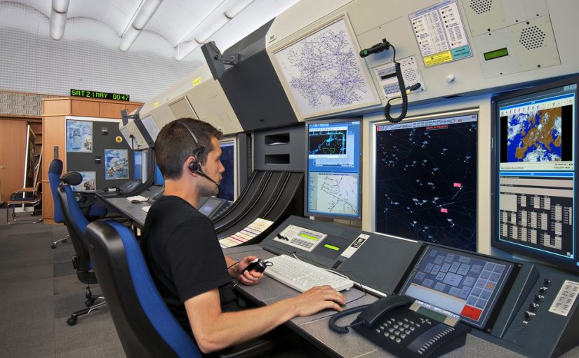 ¿Qué carrera estudiar para ser controlador aéreo?